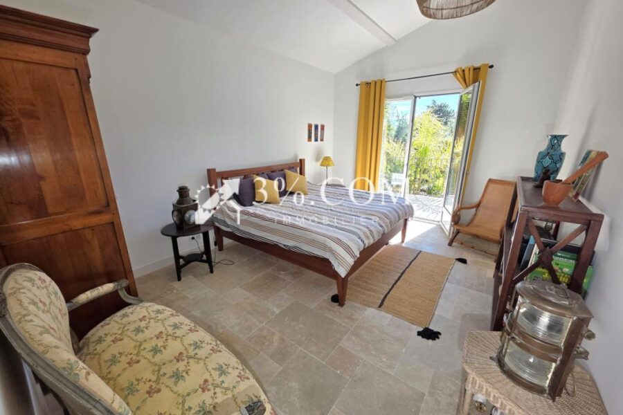 Maison à vendre à Saint raphael — Vue parc & jardin — photo 19