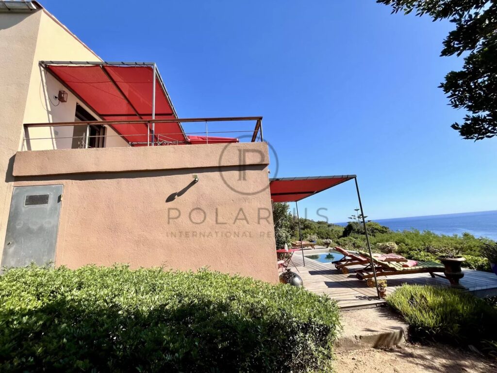 Charmante villa avec vue mer sur l&rsquo;Île du Levant – 4 pièces – 3 chambres – 120.5 m²