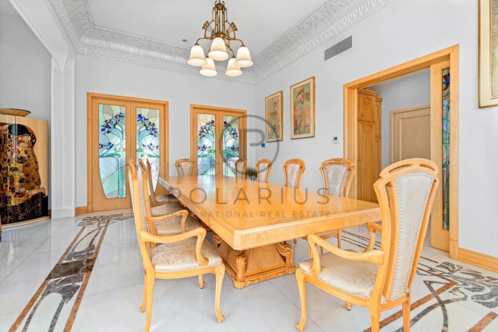 Domaine d’exception à vendre au Cap d’Antibes – Château du Cap – 15 pièces – 11 chambres – 1000 m²
