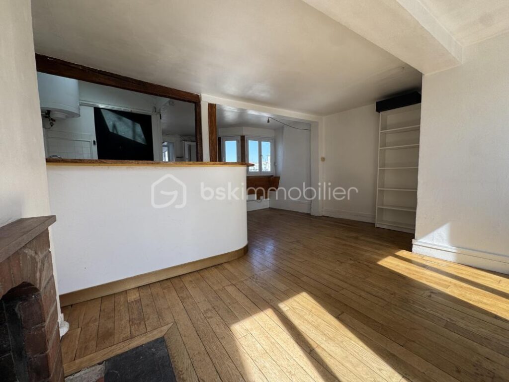 RARE – Rue Saint-Honoré- T2 39 m2 + terrasse – 2 pièces – 1 chambre – 50 m²