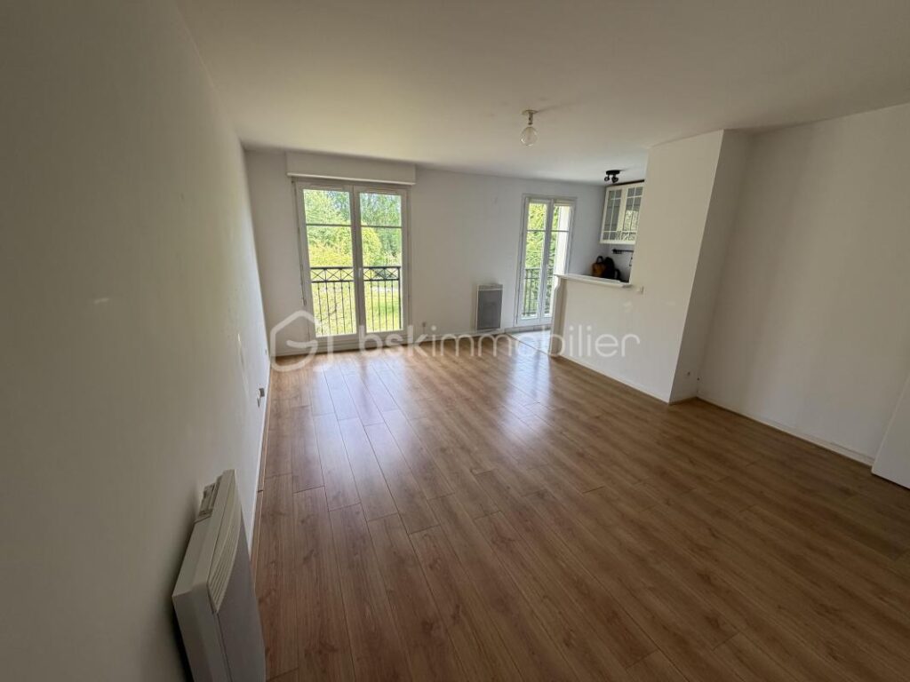COUP DE CŒUR – DUPLEX DERNIER ÉTAGE – CENTRE MAGNY-LE-HONGRE – VUE PARC + PARKING – 3 pièces – 2 chambres – 61 m²