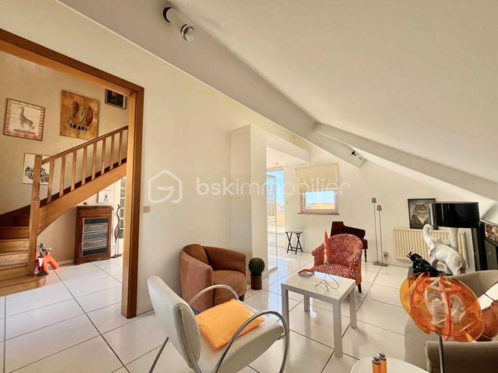 DIJON Montchapet : Dernier étage/terrasse appartement duplex 64m² – 1 chambre avec piscine et garage – 2 pièces – 1 chambre – 63 m²