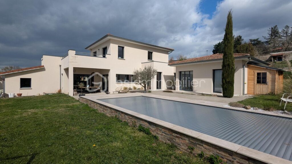 VILLA D&rsquo;ARCHITECTE – 6 pièces – 4 chambres – 163 m²