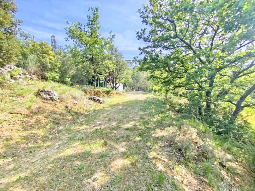 🌿 Coin de nature avec mobil-home aménagé sur terrain de 3 597 m², calme absolu 🌿 – NR pièces – NR chambres – 3597 m²