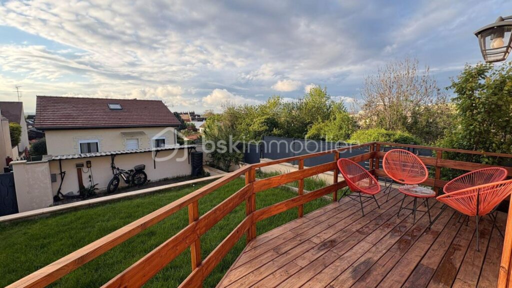 CHARMANTE MAISON NON MITOYENNE de 135 m², 6 PIÈCES, 4 CHAMBRES, quartier Mont-Valérien – DPE B – 6 pièces – 4 chambres – 135 m²