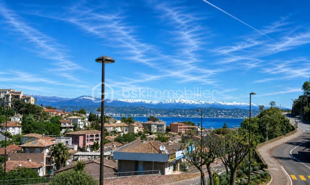 THEOULE / MER – APPT 3 PIECES – 67M² – VUE MER – PARKING – 5 MIN A PIED DE LA PLAGE – 3 pièces – 2 chambres – 67 m²