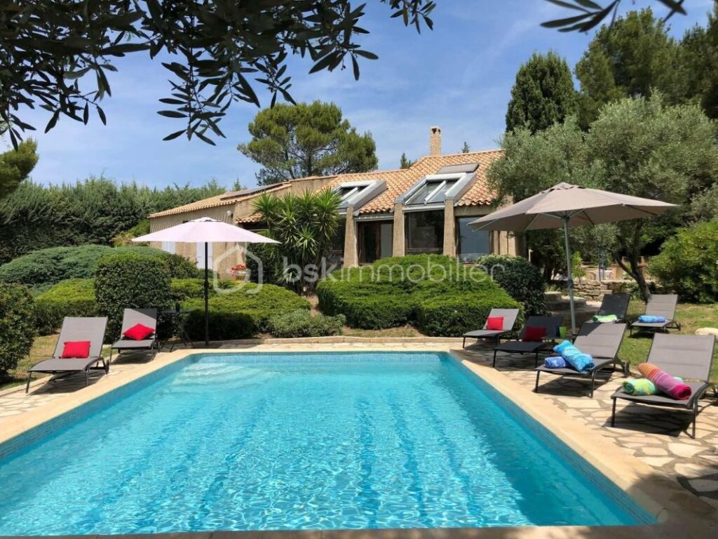 VILLA D&rsquo;EXCEPTION SUR LES HAUTEURS DE TOURBES AVEC UN APPARTEMENT INDÉPENDANT – 6 pièces – 3 chambres – 170 m²
