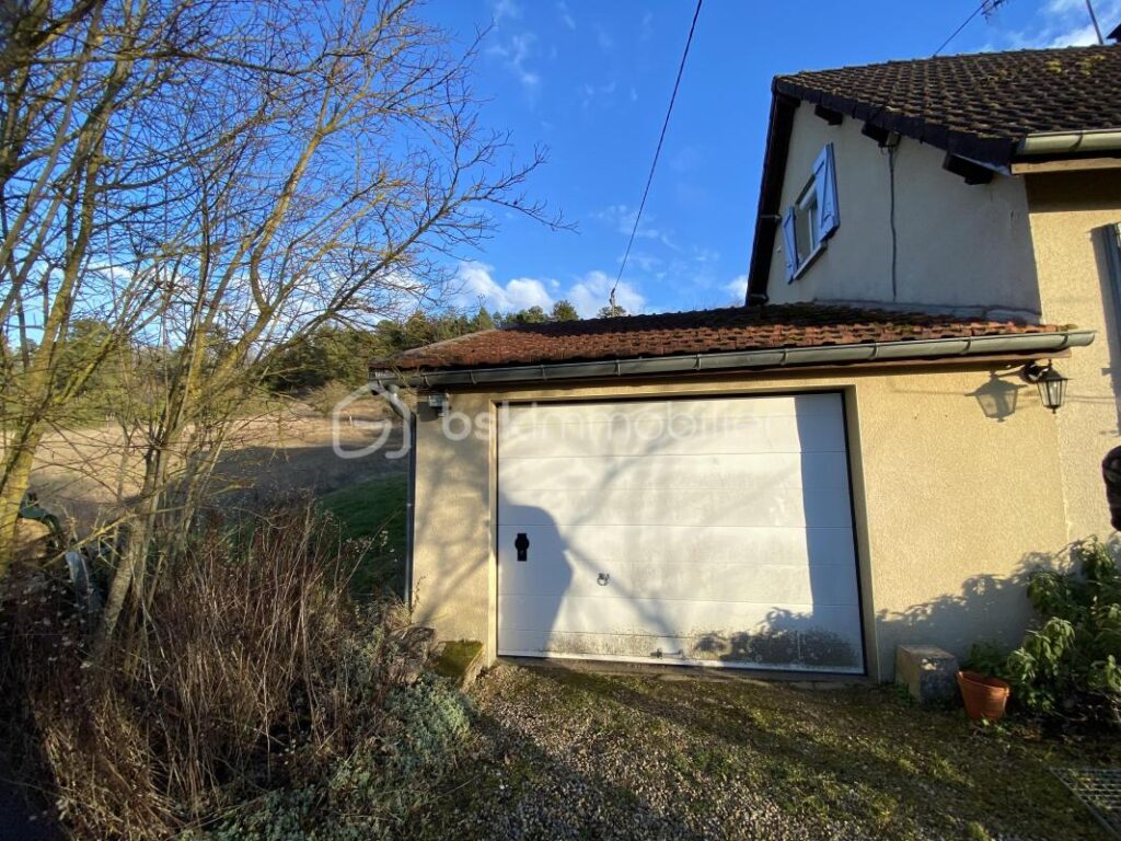 AU CALME ENTOURÉ DE VERDURE PROCHE DE NOYERS BOURGOGNE 89 – 4 pièces – 3 chambres – 77 m²