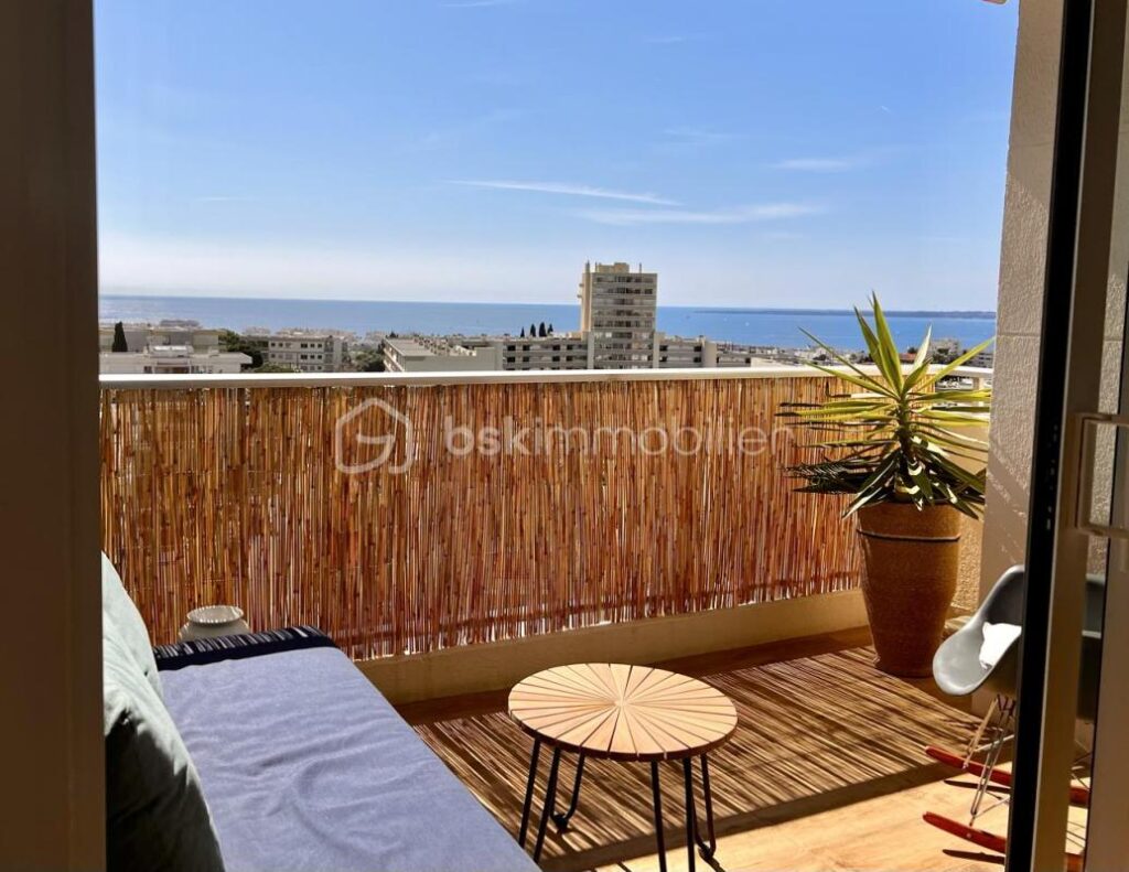 3 P, 72 M² – VUE MER PANORAMIQUE – 8ÈME ÉTAGE – ROI SOLEIL ANTIBES – 3 pièces – 2 chambres – 71 m²