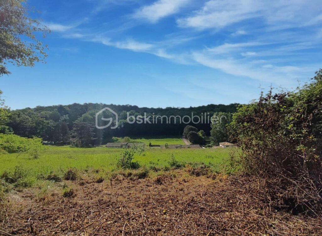 Terrain de 9588 m2 – constructible sur 2600m2 – Vue exceptionelle – NR pièces – NR chambres – 9588 m²