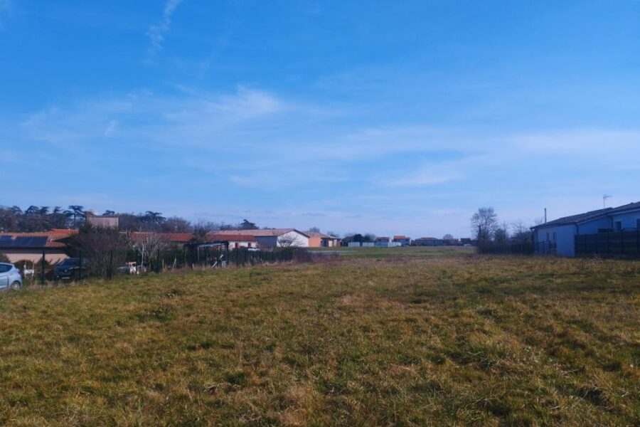 Terrain à vendre à Saint clar de riviere