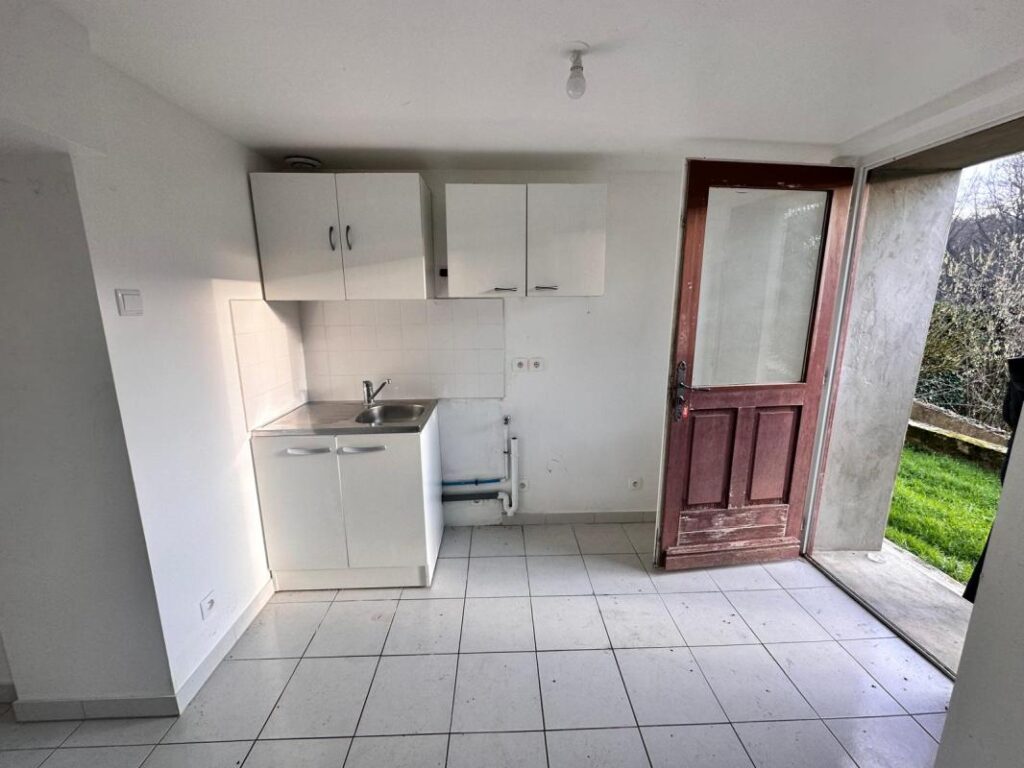 Vente 5 studios T1 et 2 T2 – Centre ville Buc – Vue vallée – 1 pièce – 1 chambre – 27 m²