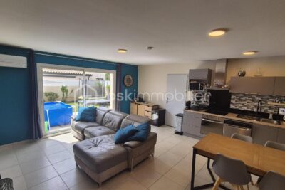A VENDRE VILLA DEUX FACES TRAVERSANTE DE 94M² SUR TERRAIN DE 214M² A LATOUR BAS ELNE – TROIS CHAMBRES – DEUX PIECES D EAU – DEUX TOILETTES – GARAGE TRAVERSANT – 5 pièces – 3 chambres – 87 m²