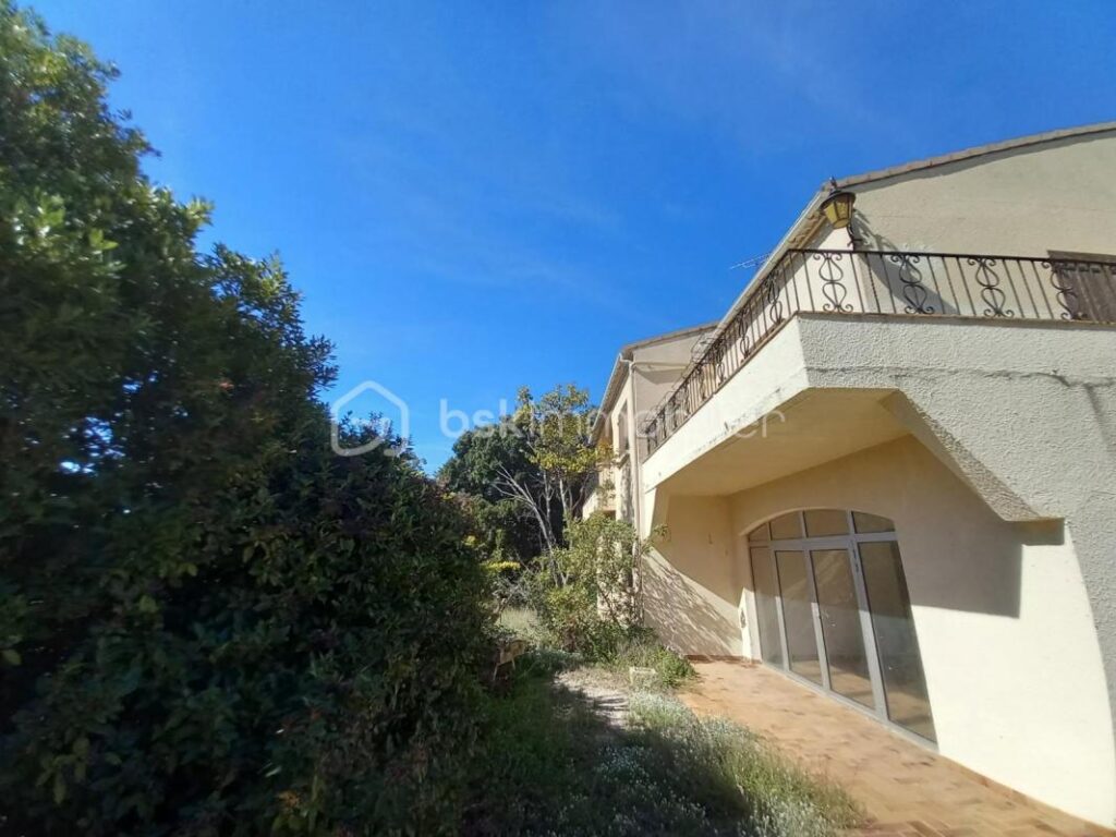 PROPRIETE avec Vue sur le Pont du Gard – Rare sur le secteur – 9 pièces – 6 chambres – 248 m²