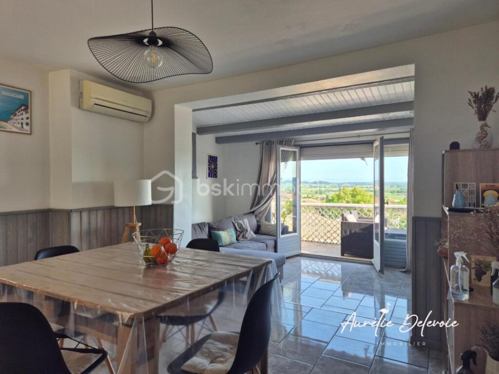 Maison de village avec terrasse de toit et vue – Murviel lès Béziers – 3 pièces – 2 chambres – 83 m²