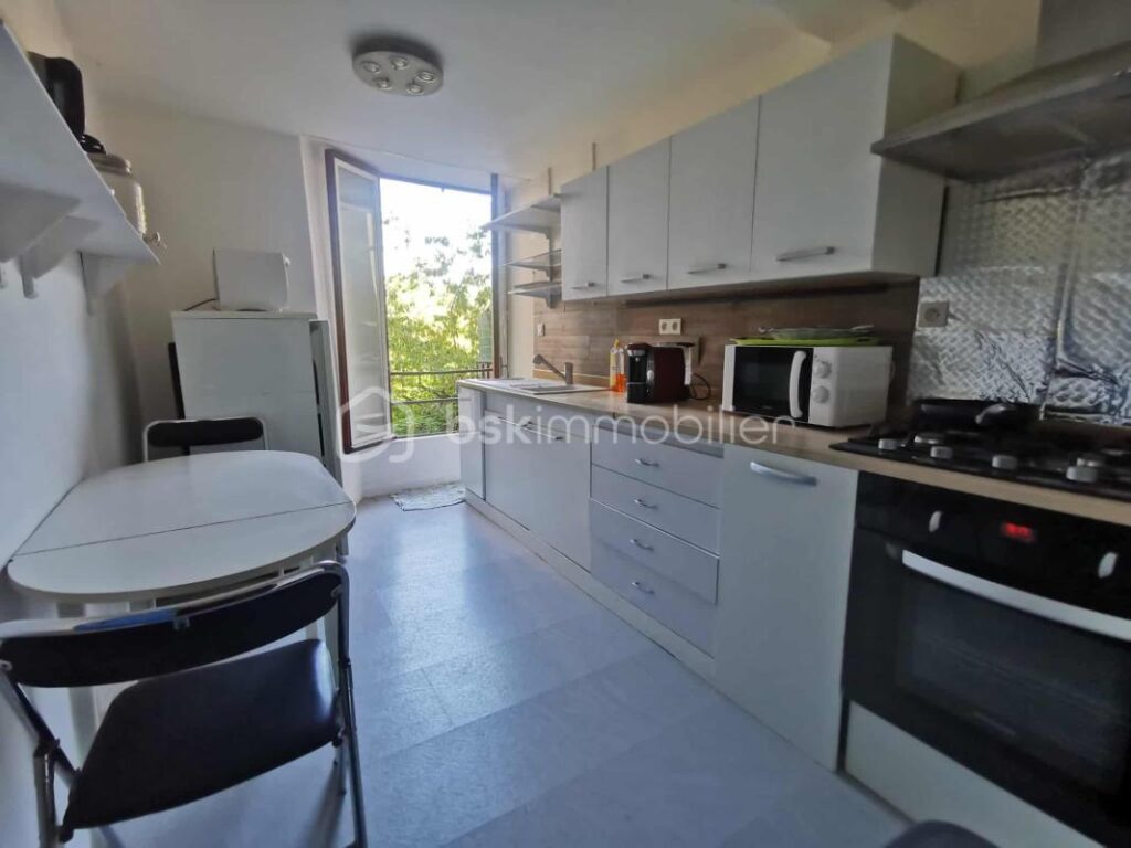 THOARD – Maison de village avec vue imprenable et fort potentiel locatif – 8 pièces – 5 chambres – 150 m²