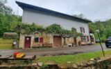 Authentique ferme jurassienne de 1859 – 25 hectares – vue dégagée – proche Suisse – 5 pièces – 3 chambres – 300 m²