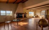🏡 **Maison de village pleine de charme au cœur de Sault – 156 m² env. avec fort potentiel !** 🏡 – 6 pièces – 5 chambres – 156 m²