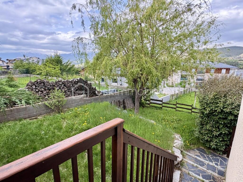 EXCLUSIVITÉ – Chalet avec jardin, grand garage et mezzanine – Saillagouse(66) – 3 pièces – 2 chambres – 51 m²