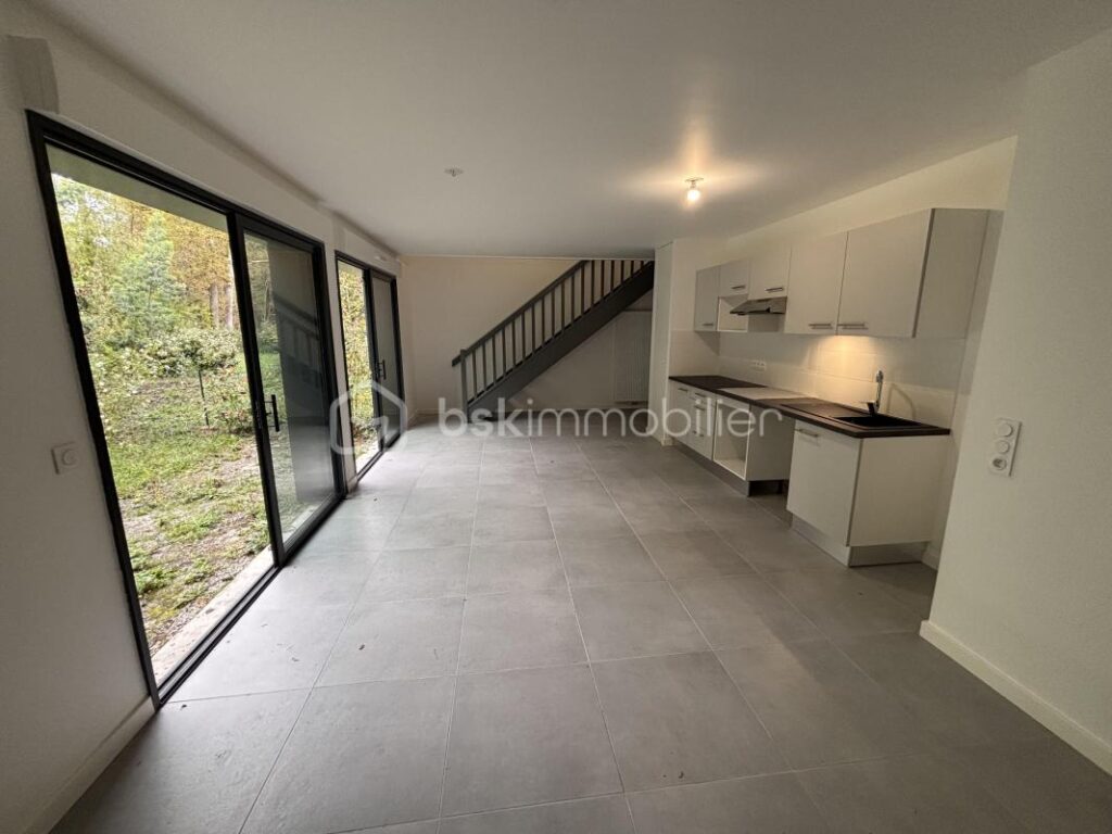 Maison Duplex T5 Neuve avec Jardin et Garage – Le Taillan-Médoc – 5 pièces – 4 chambres – 91 m²