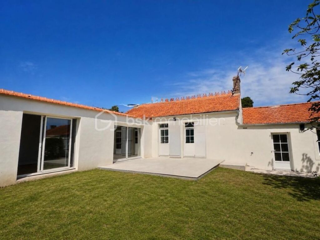 MAISON – 5 pièces – 3 chambres – 121 m²