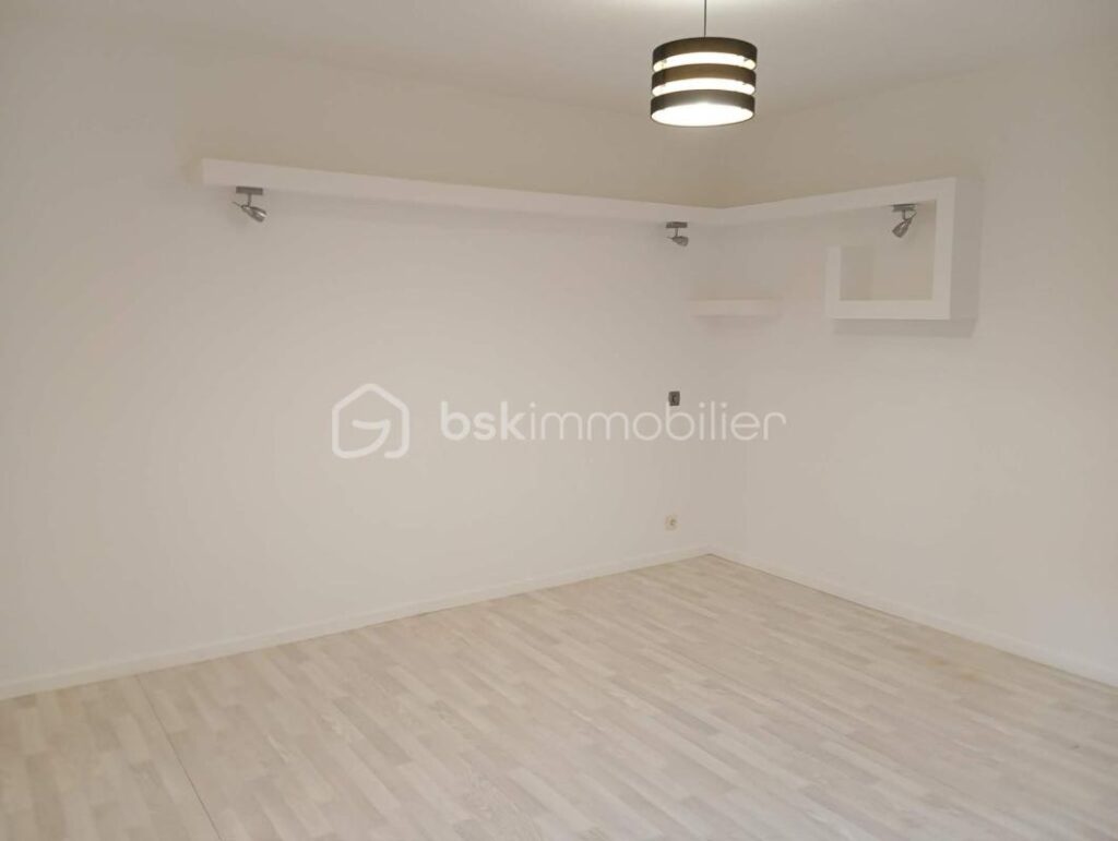HYPER CENTRE – APPARTEMENT EN DUPLEX – 2 pièces – 1 chambre – 49 m²