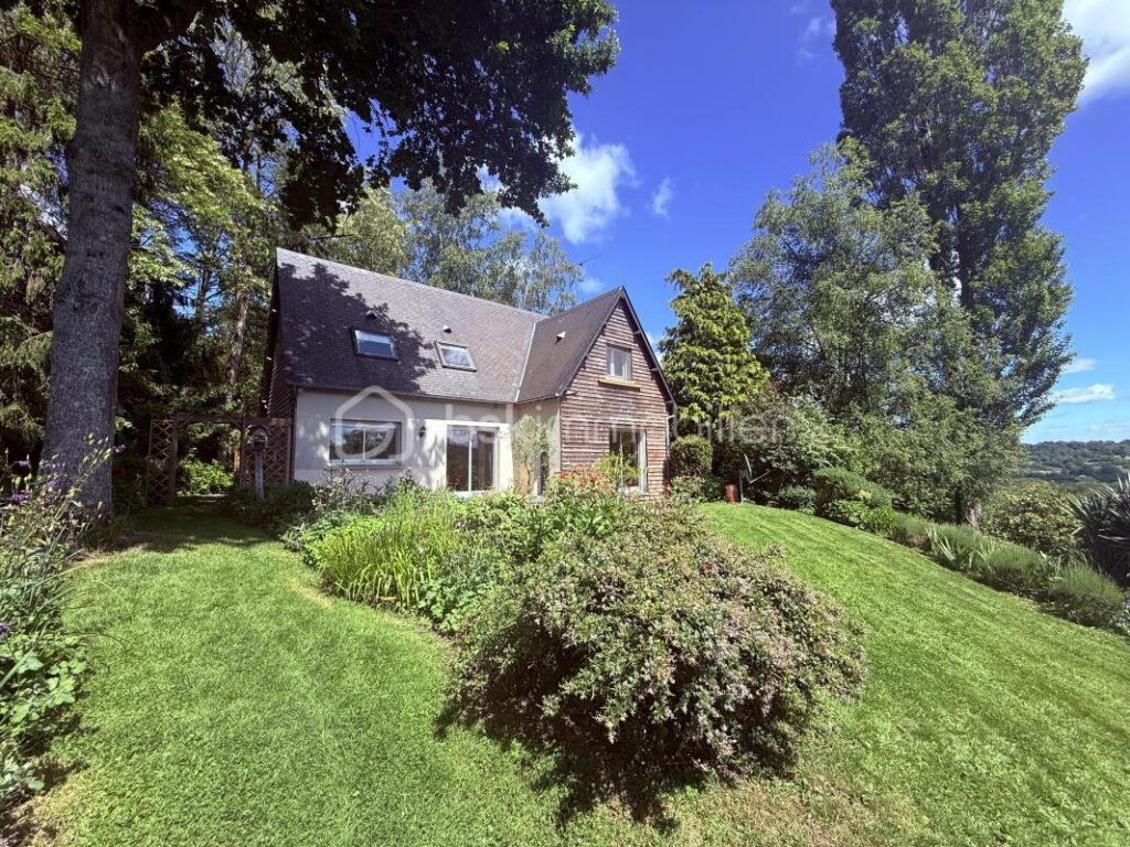 VUE EXCEPTIONNELLE ET IMPRENABLE – 5 pièces – 3 chambres – 106 m²