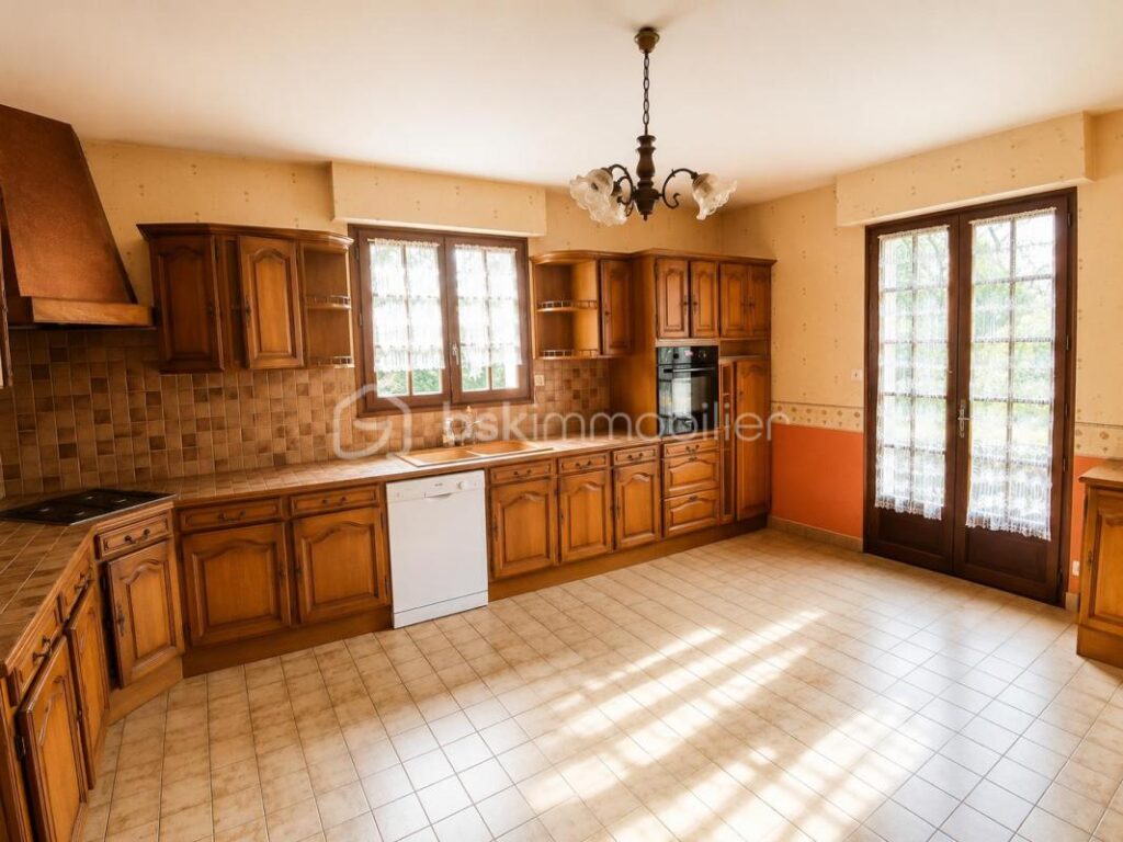 Maison de bourg de plain-pied de 107m2 Boistrudan – 4 pièces – 2 chambres – 107 m²
