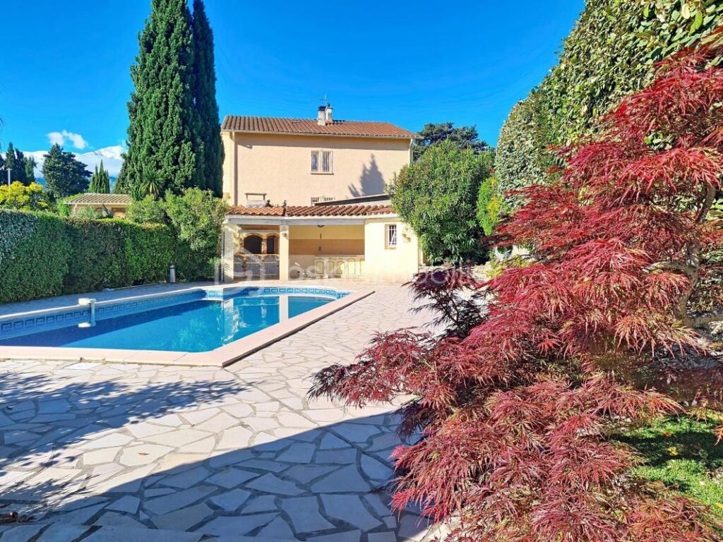 VILLA 4 FACES – VUE SUR LE CANIGOU – 4 CHAMBRES – PISCINE – GARAGE – 6 pièces – 4 chambres – 155 m²