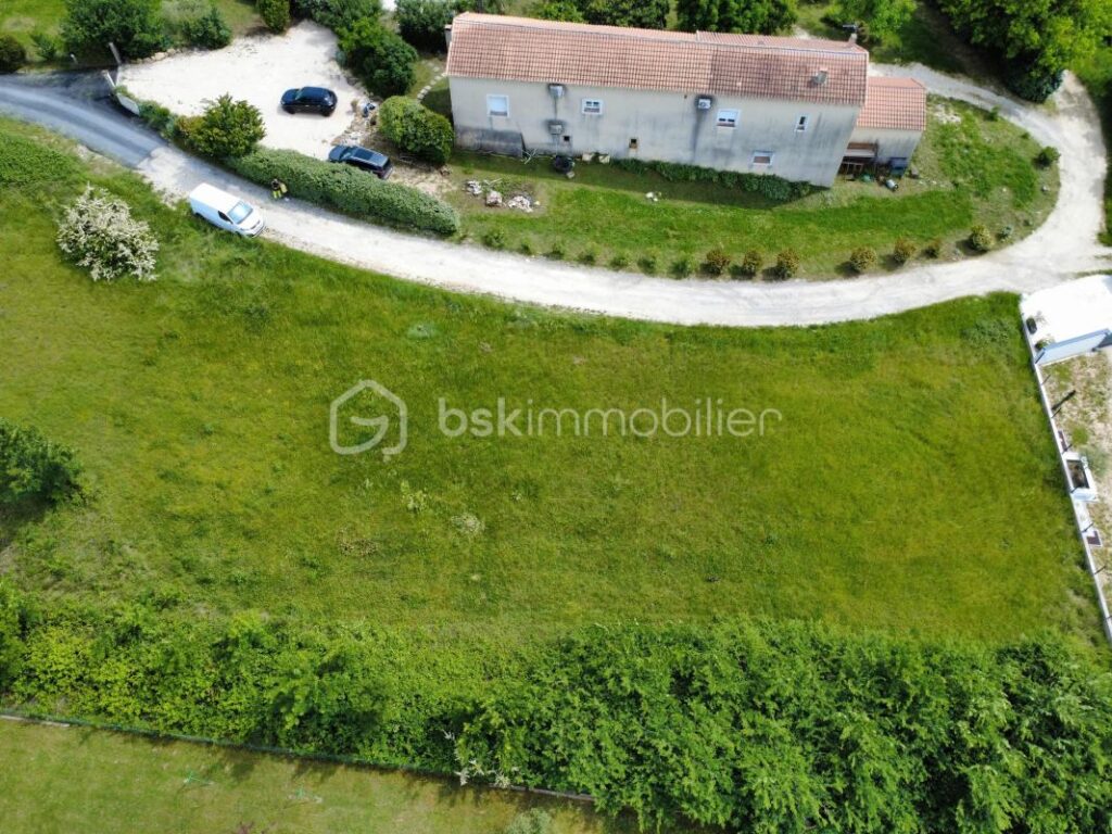 Terrain de 1200 m² à Saint Hilaire de Brethmas – NR pièces – NR chambres – 1200 m²