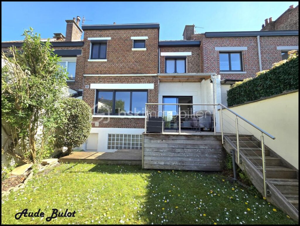 Charmante maison bel étage de 118 m² sur parcelle de 400 m² – Confort et qualité de vie – 6 pièces – 4 chambres – 118 m²