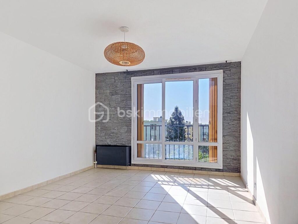 Appartement F4 résidence Chanteclair – 4 pièces – 3 chambres – 72 m²
