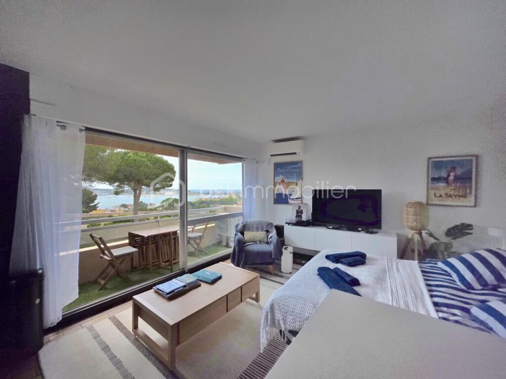 Tamaris :Magnifique Studio meublé avec balcon et vue imprenable – 1 pièce – NR chambres – 31 m²