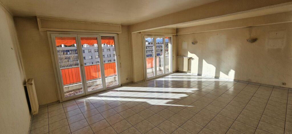 T4/5 – 107m² – Antibes Centre ville – A rafraîchir – 4 pièces – NR chambres – 107 m²