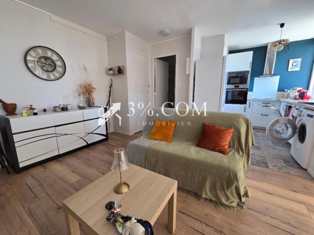 3%.COM MARSEILLE VOUS PROPOSE 13009 – LA ROUVIERE LOCATION D – 2 pièces – 1 chambre – 39 m²
