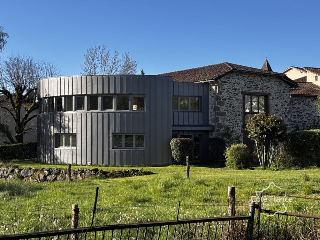 Maison d&rsquo;architecture exceptionnelle de 265 m2 habitable à S – 5 pièces – 4 chambres – 267 m²