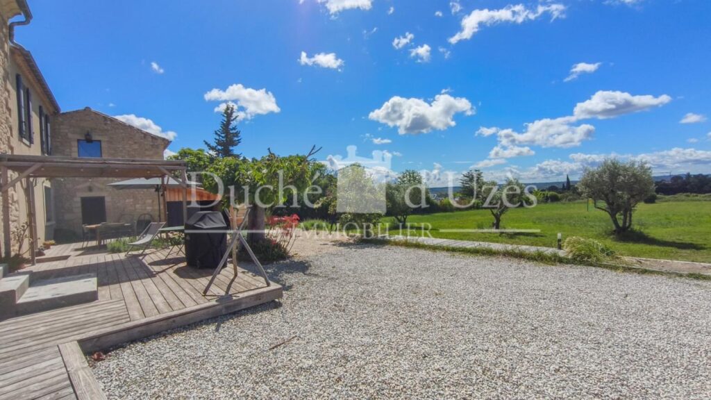 Maison – 9 pièces – 4 chambres – 200 m²
