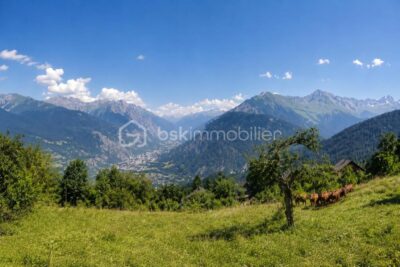 TERRAIN CONSTRUCTIBLE AVEC PROJET HAUT DE GAMME ET PANORAMA UNIQUE – NR pièces – NR chambres – 670 m²