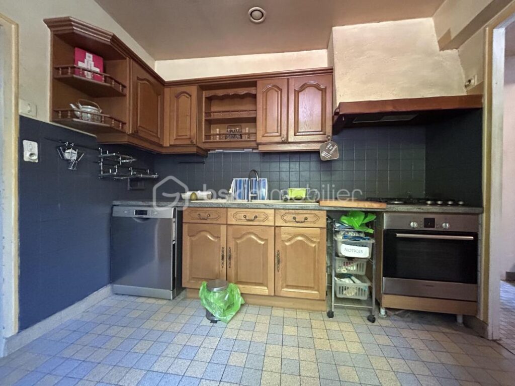 Maison de 130m2 – 3 chambres – Jardin avec vu sur l&rsquo;Yonne – 7 pièces – 3 chambres – 130 m²