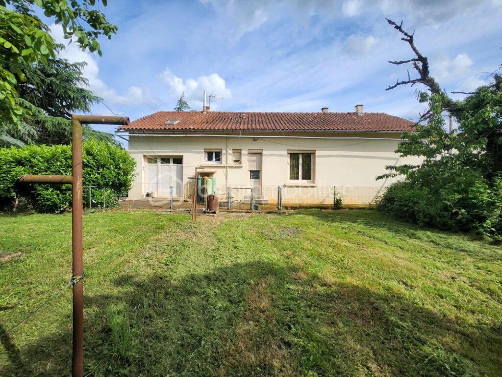 Pavillon de plain-pied – 105 m² habitables – beau potentiel d’aménagement – 4 pièces – 2 chambres – 105 m²