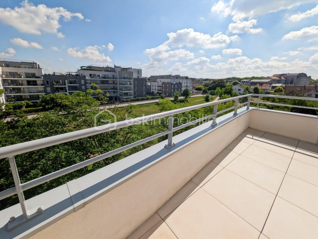 Superbe appartement 3 pièces 81m2 avec balcon dans résidence récente de standing ( possibilité de transformer en 4 pièces ) – 3 pièces – 2 chambres – 81 m²