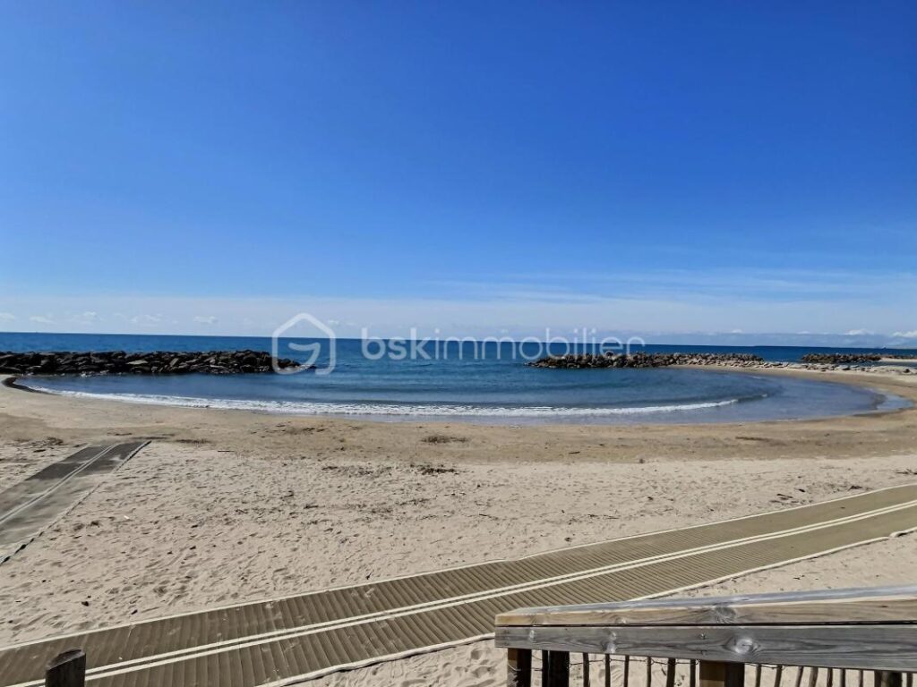 Appartement 2 pièces entièrement rénové avec vue mer – à 200 m de la plage – 2 pièces – 1 chambre – 19 m²
