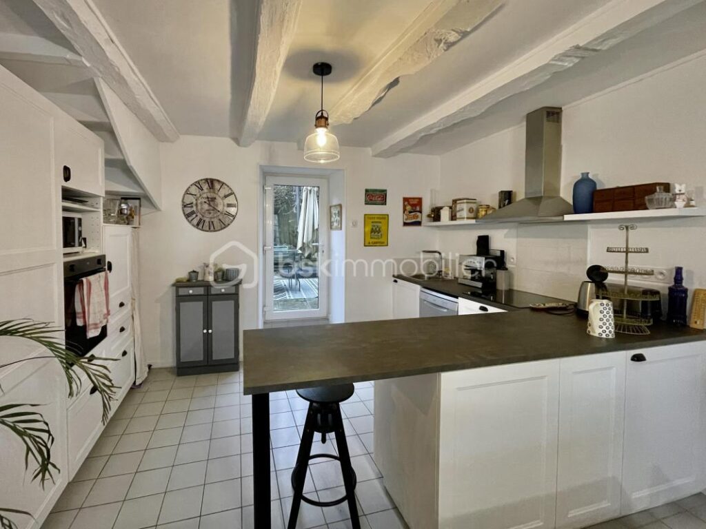 JOSSELIN – Maison de caractère avec jardin en surplomb et vue château – 7 pièces – 3 chambres – 132 m²