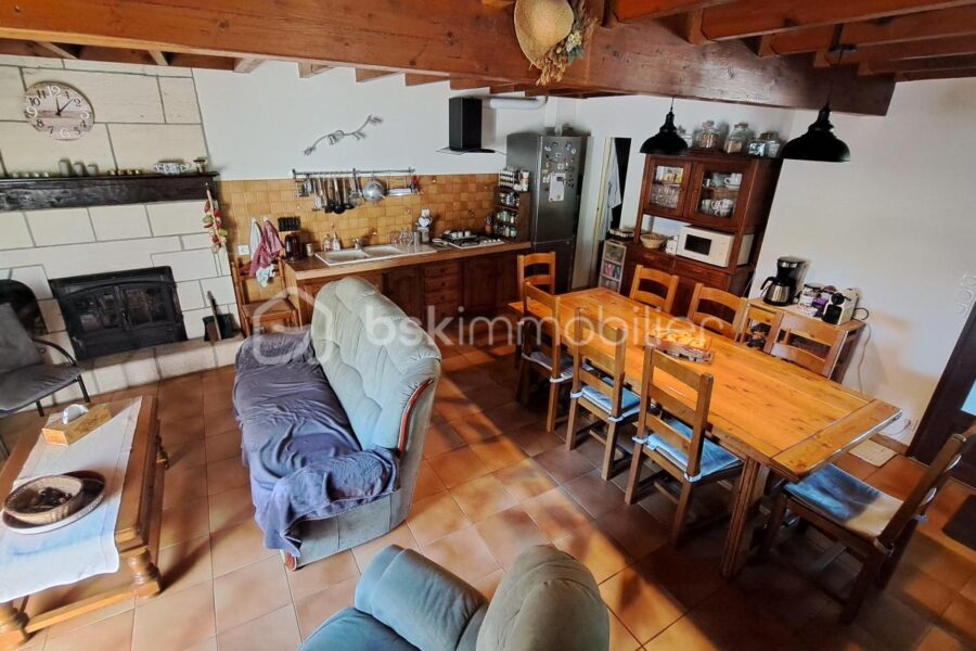 Maison à vendre à Tocane saint apre