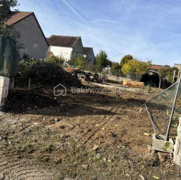 Terrain à vendre à Champlost