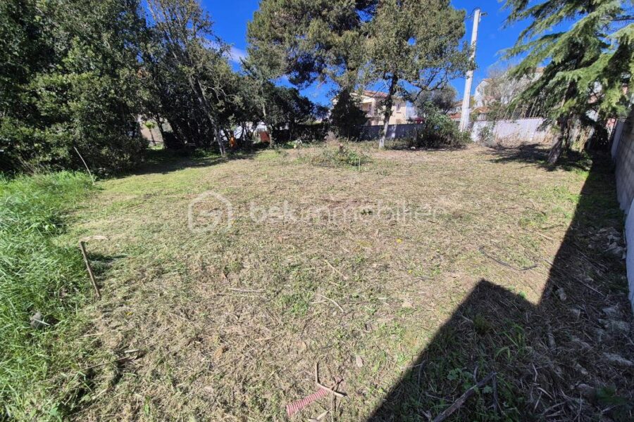 Terrain à vendre à Vias