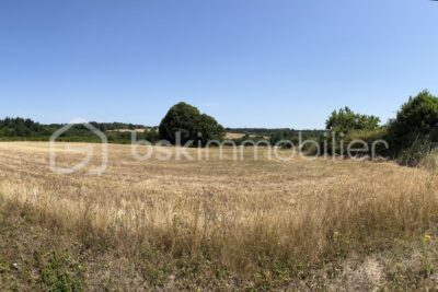 Terrain à vendre à Jumilhac le grand