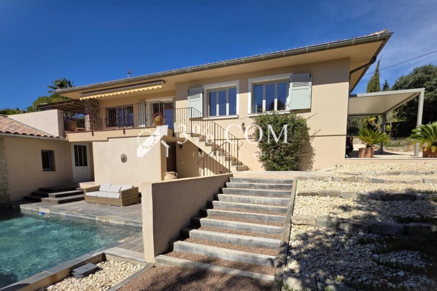 Maison à vendre à Saint raphael — Vue parc & jardin — photo 3
