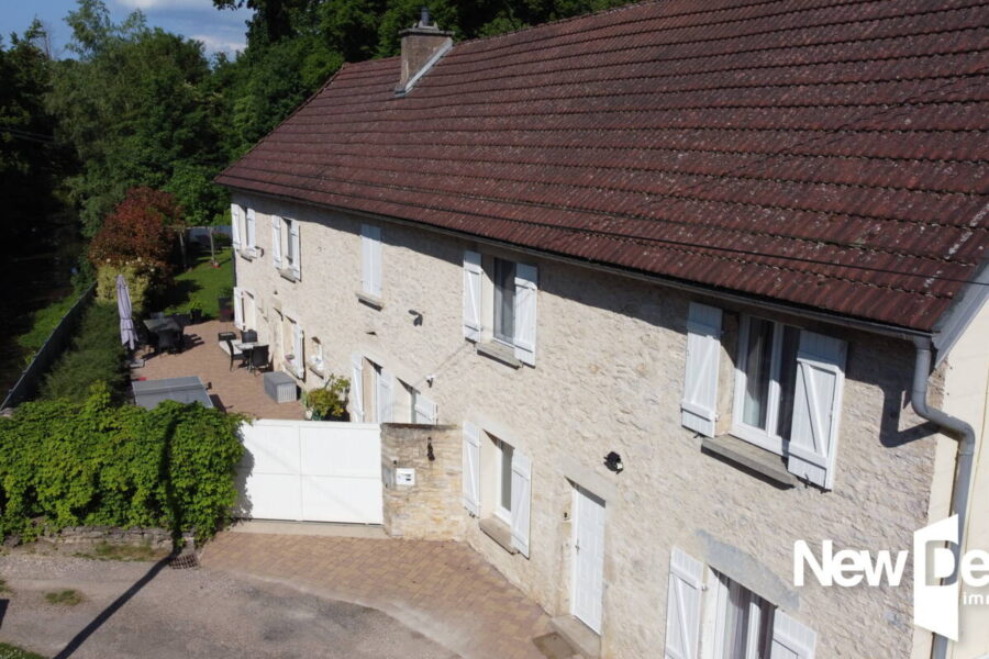 Maison à vendre à Devecey