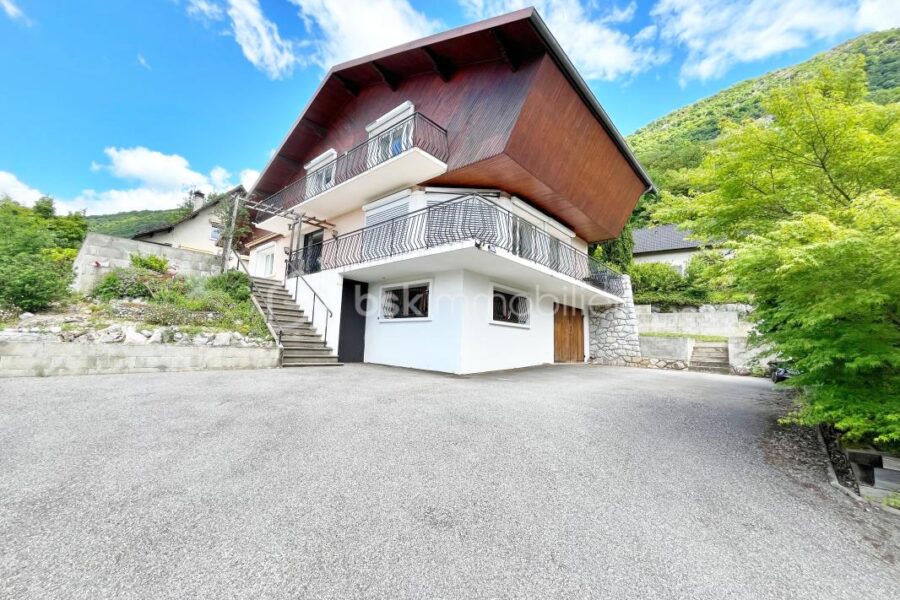 Maison à vendre à Challes les eaux